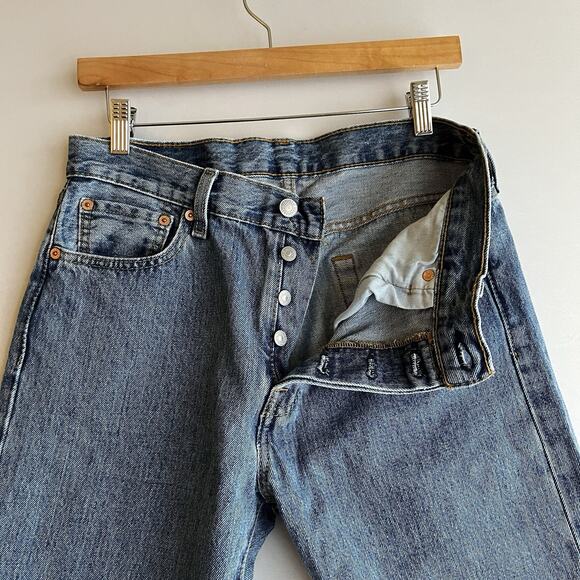 Levis 501 Jeans Mens 30x30 Blue Denim Pants Faded Washout Classic Buttonfly - Picture 7 of 10